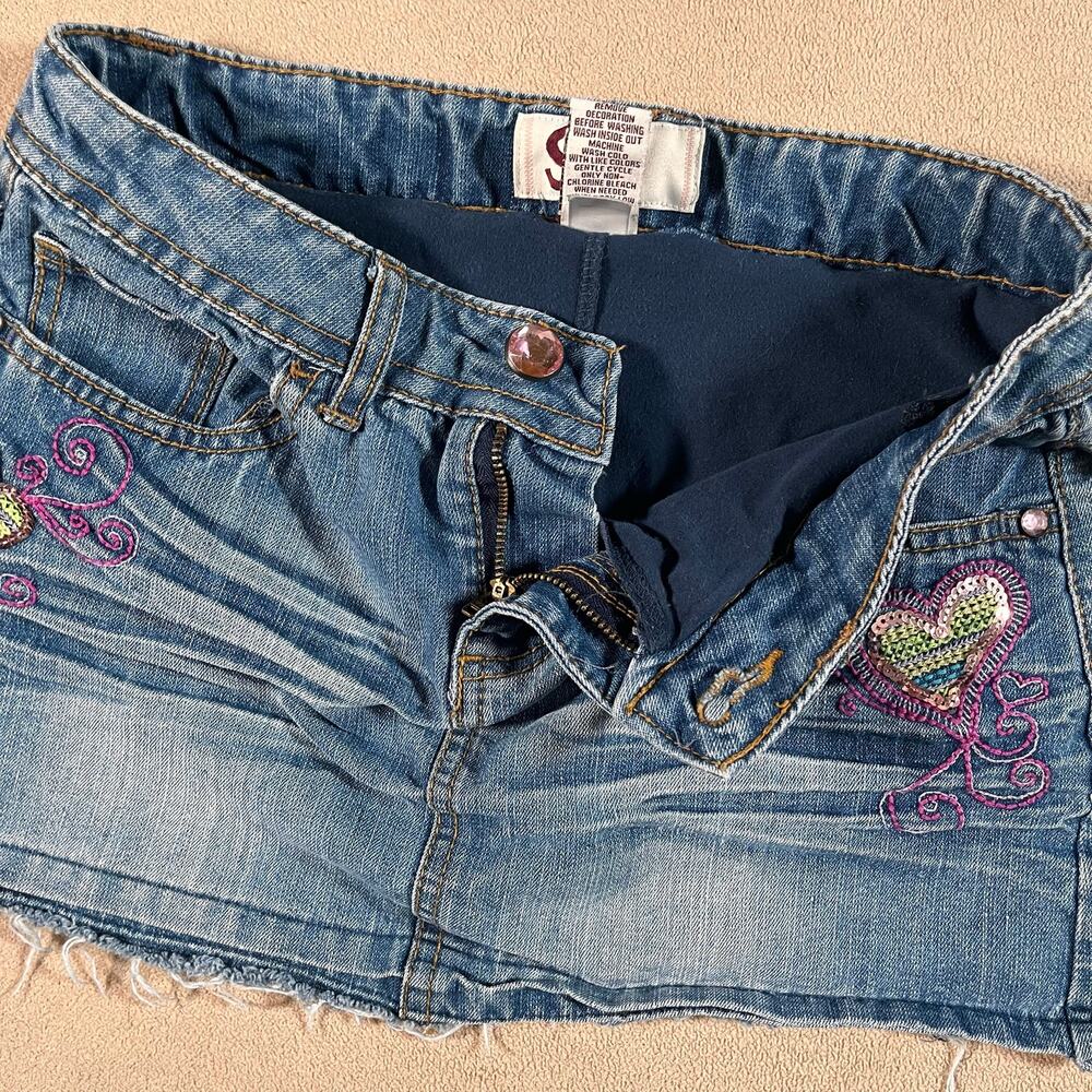 VTG Y2K Micro Mini Denim Skirt Mcbling Baddie Sequins Heart Girls Sz 12 Wmns 0 - Picture 4 of 8
